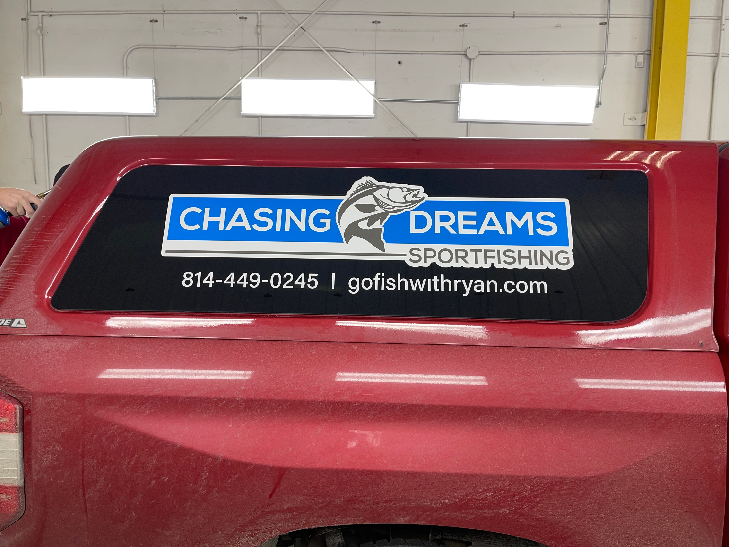 Vinyl Lettering & Graphics
